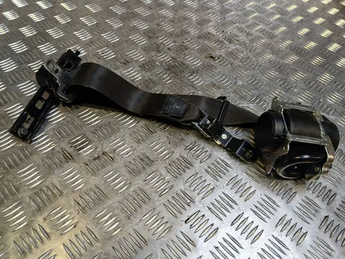 010R0000 Volvo V40 Front seatbelt
