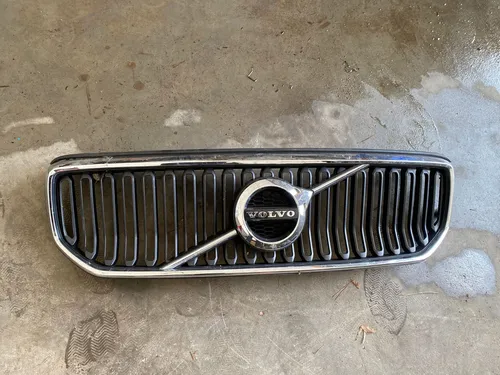 31656581 Volvo XC40 Front bumper upper radiator grill