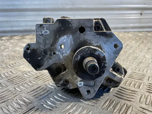059130755E Audi A8 S8 D3 4E Fuel injection high pressure pump
