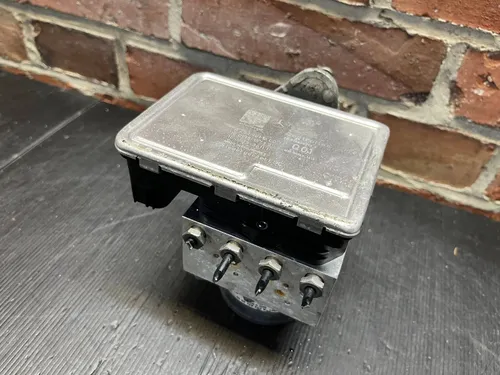 A2534313900 Mercedes-Benz C AMG W205 ABS Pump
