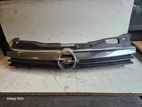 13241963 Opel Astra H Front bumper upper radiator grill