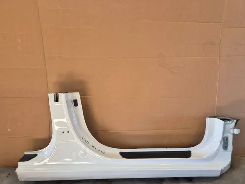 Hyundai i30 Sill