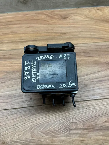 3Q0907379 Skoda Octavia Mk3 (5E) ABS Pump