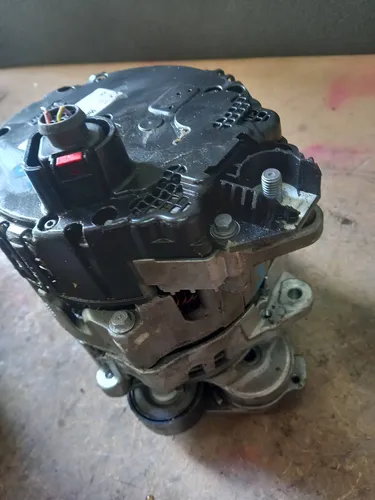 04L903018A Audi A4 S4 B9 8W Generator/alternator