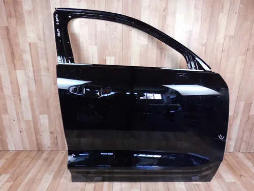 32351559 Volvo XC40 Front door