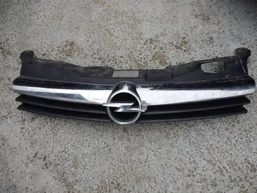 1324196 Opel Astra H Front bumper upper radiator grill