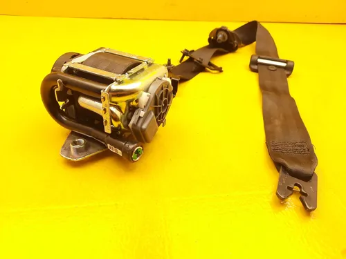 P39800482 Volvo V60 Front seatbelt