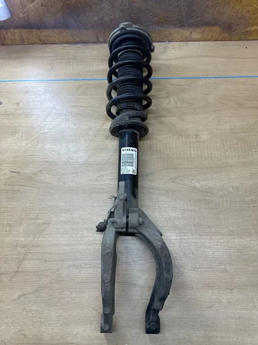 31658473 Volvo V60 Front shock absorber/damper