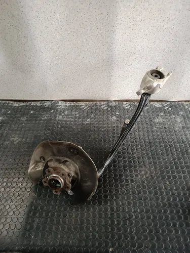 6890171 BMW 2 Active Tourer U06 Front wheel hub spindle knuckle