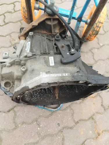 PKG9UT82000308422 Renault Master II Manual 5 speed gearbox