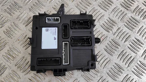 284B10364R Renault Clio V Comfort/convenience module