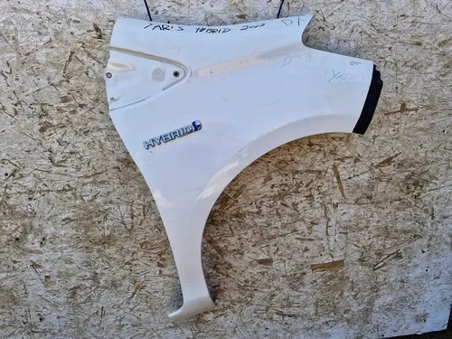 Toyota Yaris Fender