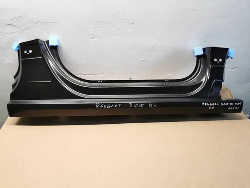 1678184680 Peugeot 308 Sill