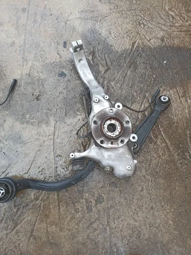 6869869 BMW X6 F16 Front wheel hub spindle knuckle