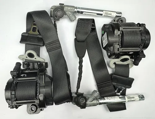 631763000E Jeep Compass Front seatbelt