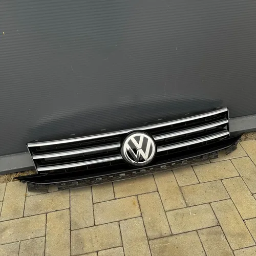 2K5853653A Volkswagen Caddy Front bumper upper radiator grill