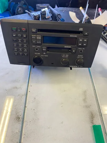 86511521 Volvo V70 Radio/CD/DVD/GPS head unit