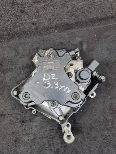 057130851DX Audi A8 S8 D2 4D Fuel injection high pressure pump