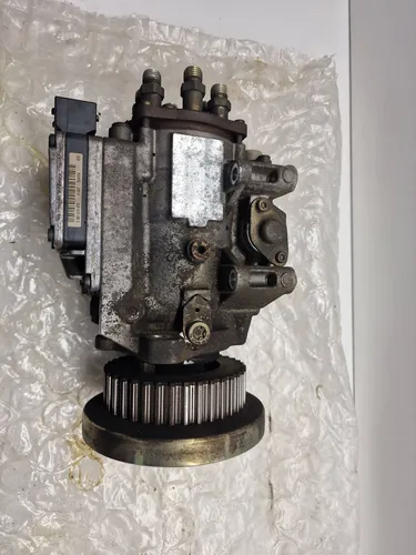 059130106E Audi A8 S8 D2 4D Fuel injection high pressure pump
