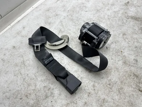 1493802C1C Tesla Model Y Front seatbelt