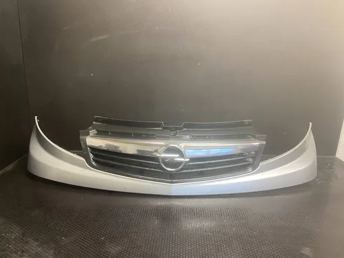 03667320 Opel Vivaro Front bumper upper radiator grill