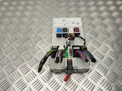 10681811 BMW 2 F45 Comfort/convenience module