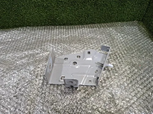 631429931R Renault Master III Front splash guards bracket