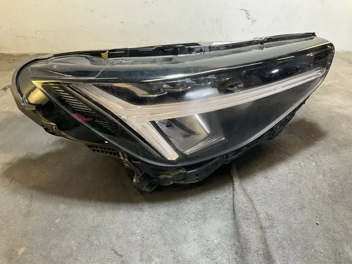 32404668 Volvo XC40 Headlight/headlamp