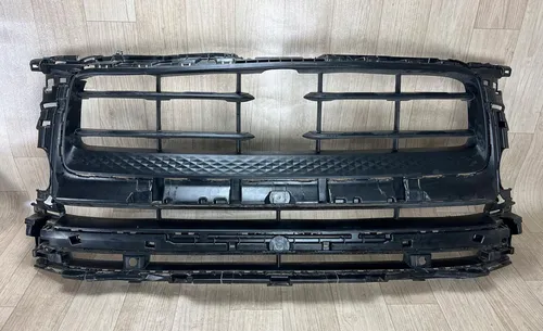 95B807638CE Porsche Macan (95B) Front bumper upper radiator grill