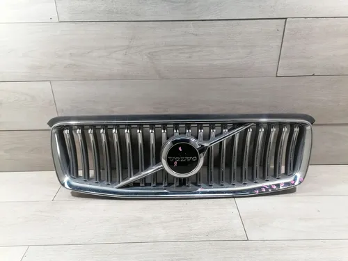 31698383 Volvo XC90 Front bumper upper radiator grill