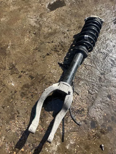 31681983 Volvo XC90 Front shock absorber/damper