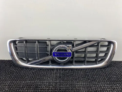 31283896 Volvo V70 Front bumper upper radiator grill