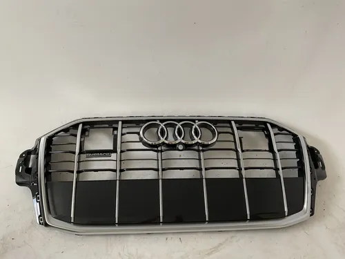 4m0853651 Audi Q7 4M Front bumper upper radiator grill