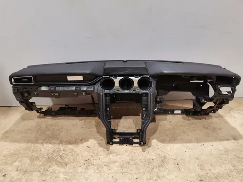 FR3B6304318A Ford Mustang VI Dashboard
