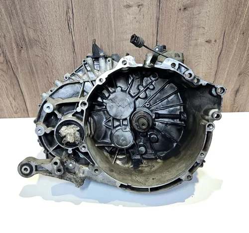 1285135 Volvo V40 Cross country Manual 6 speed gearbox