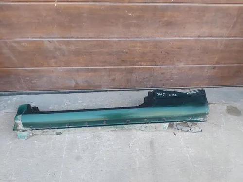 Toyota Yaris Sill