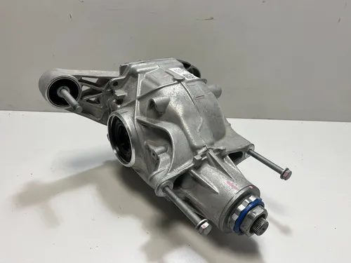 8849918 BMW X7 G07 Rear differential