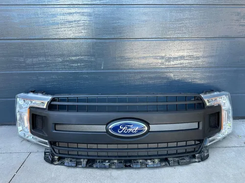 0145745s Ford Galaxy Front bumper upper radiator grill