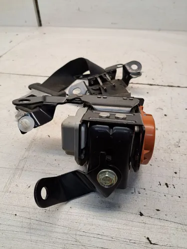 1063863 Toyota Prius (XW30) Middle seatbelt (rear)