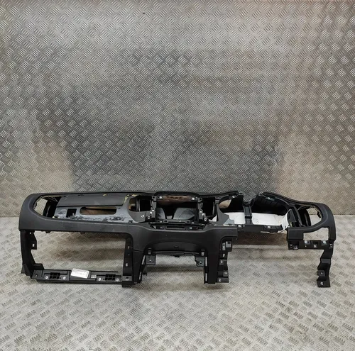 847213U900 KIA Sportage Dashboard