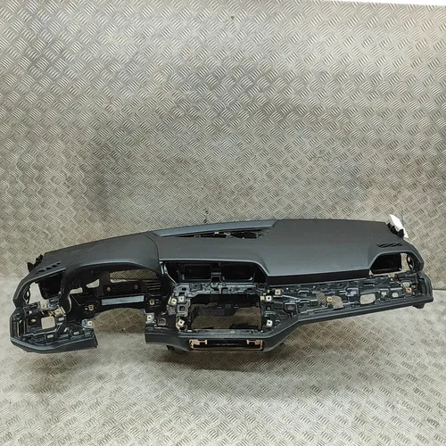 83B857033 Audi Q3 F3 Dashboard