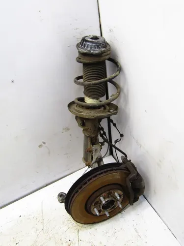 84155684 Toyota Auris E180 Front shock absorber/damper
