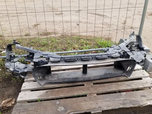 31378700 Volvo V40 Radiator support slam panel