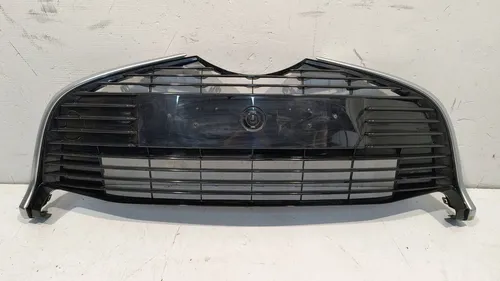 531020D030 Toyota Yaris Front grill