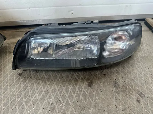 043492 Volvo V70 Headlight/headlamp