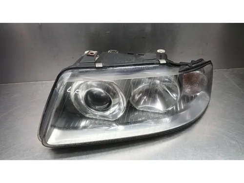 4411160L Audi A3 S3 8L Front reflector