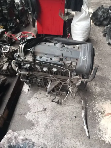 1001841004 Volvo V70 Engine