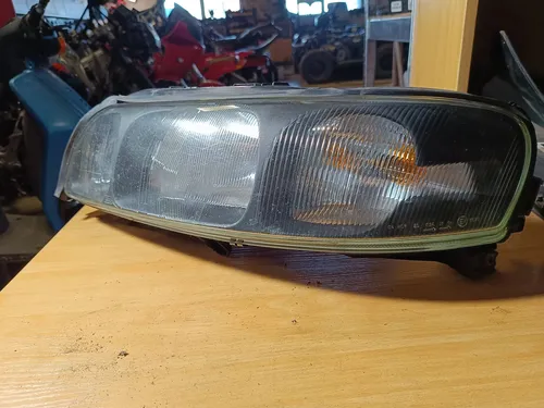 04HCR2502A Volvo XC70 Headlight/headlamp