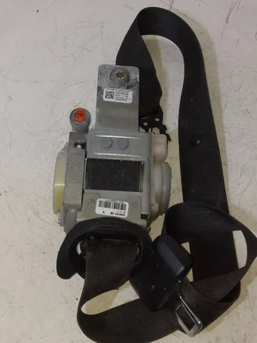 101878803B Tesla Model S Front seatbelt
