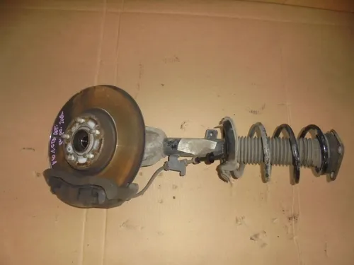 MCPERSON Volvo V40 Front wheel hub spindle knuckle